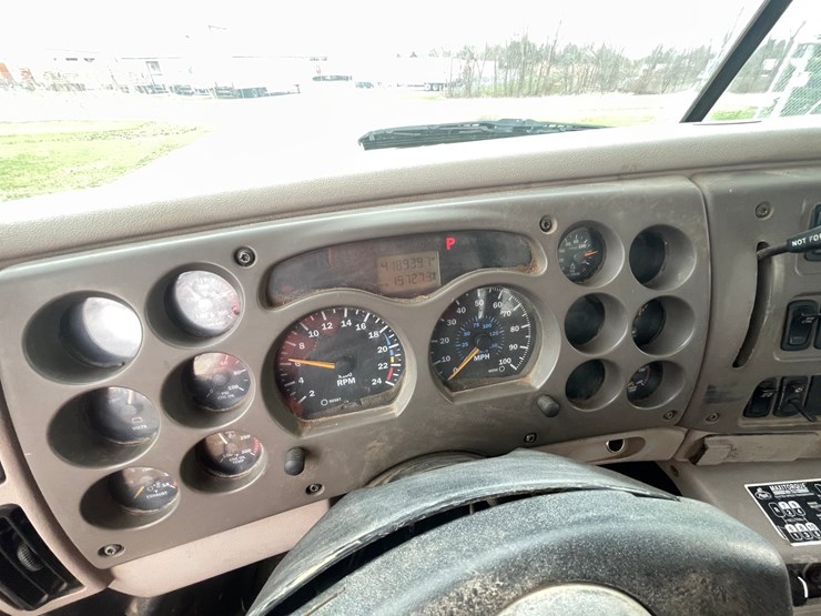 #4030-•-2005-mack-tractor-unit-18-image-91