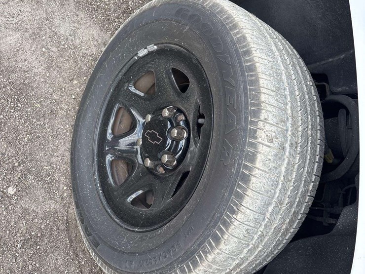 2019-chevrolet-tahoe-image-24