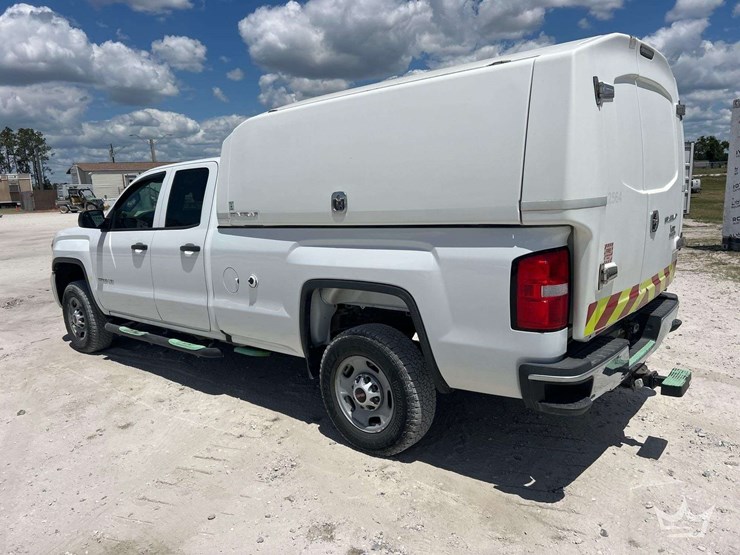2017-gmc-sierra-2500-image-4