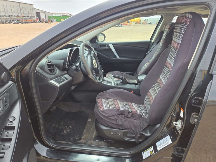 2010-mazda-3s-hatchback-4d-image-10