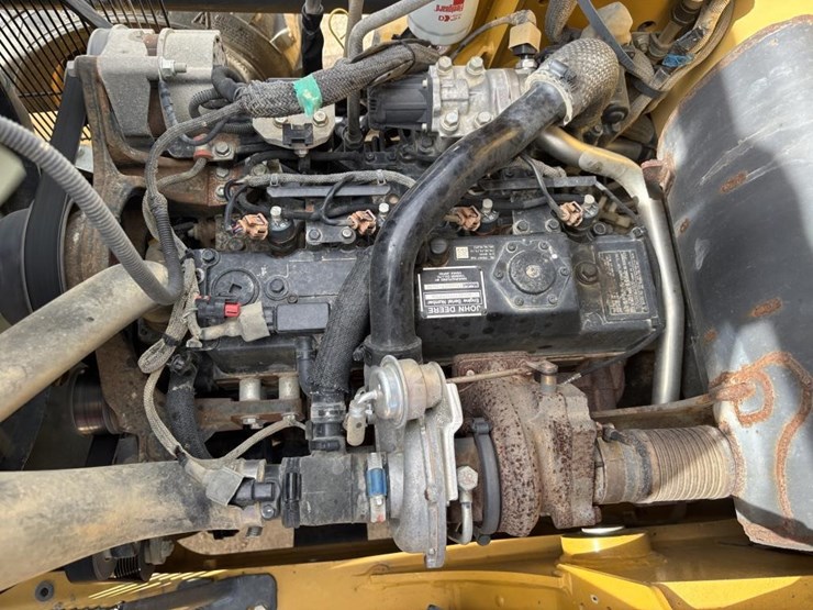 2019-deere-310l-ep-image-53