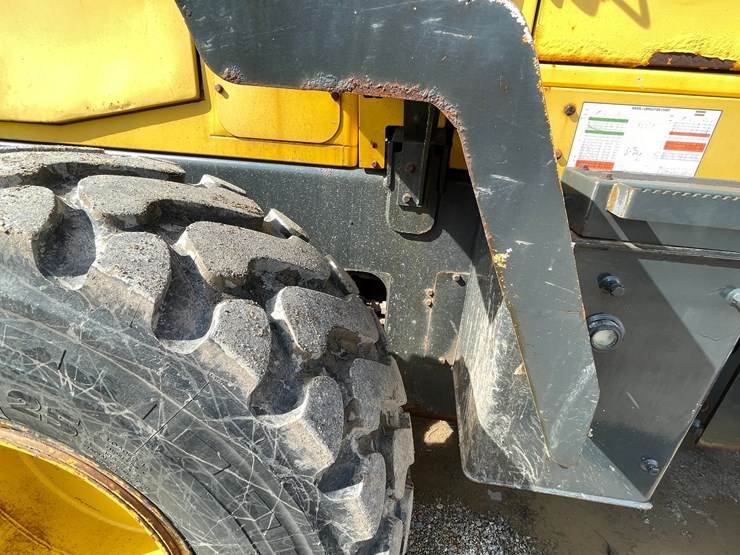 2005-komatsu-wa320-5l-image-25