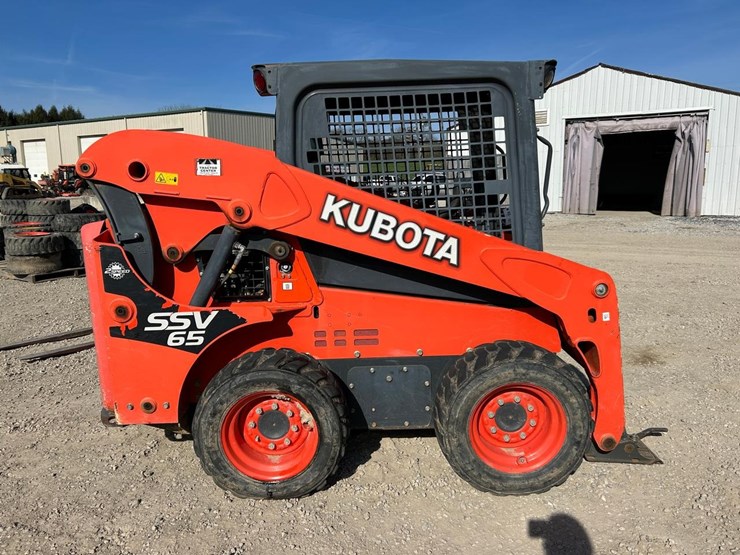 2017-kubota-ssv65-image-5