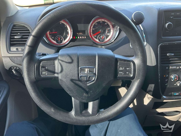 2017-dodge-grand-caravan-image-16
