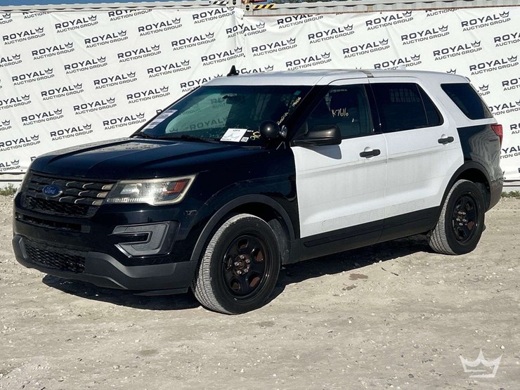 2017-ford-explorer-image-1