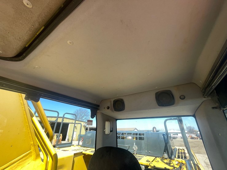 2015-komatsu-pc360-lc-10-image-55