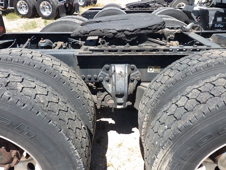 2016-kenworth-t680-image-12
