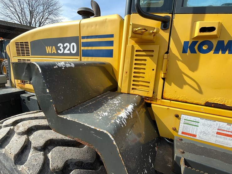 2005-komatsu-wa320-5l-image-26