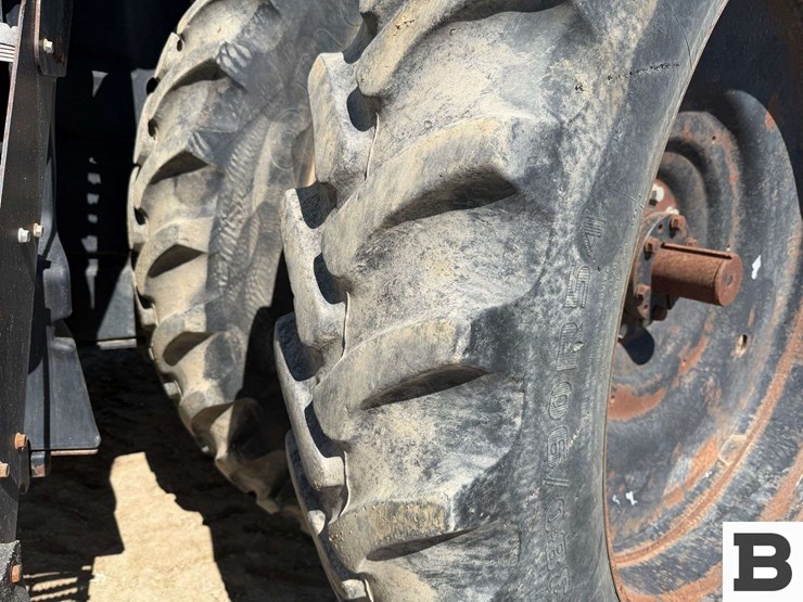 2015-case-ih-magnum-310-image-57
