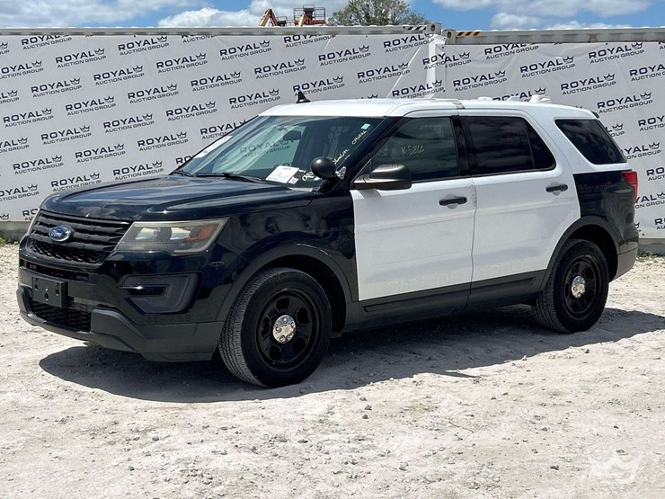 2017-ford-explorer-image-1