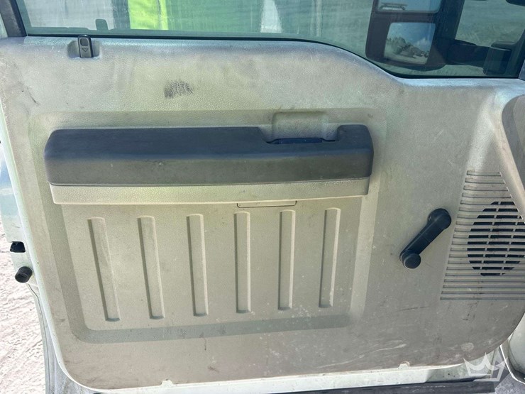 2008-ford-f550-image-18