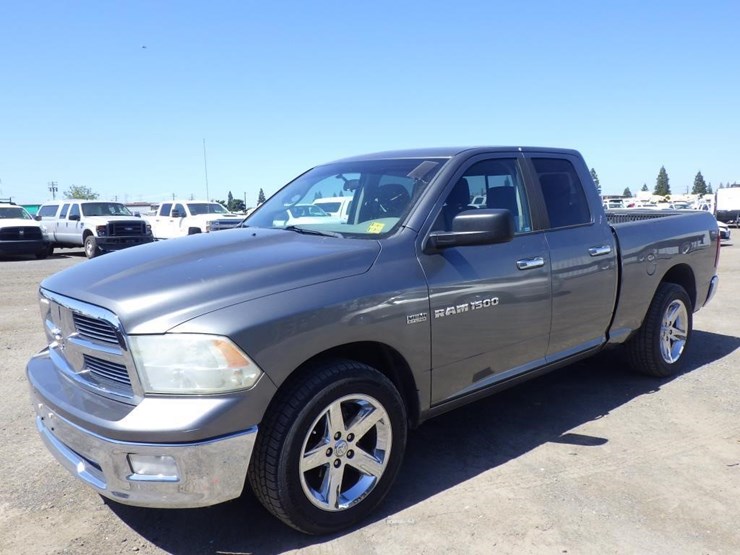 2012-dodge-1500-image-1