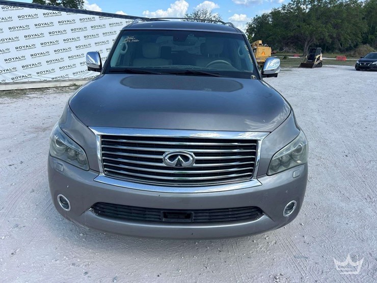 2012-infiniti-qx56-image-21