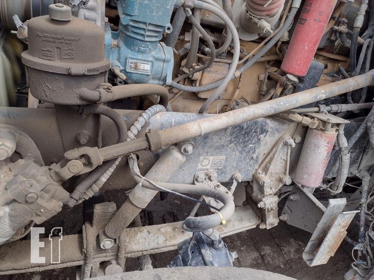 2005-peterbilt-379-image-36