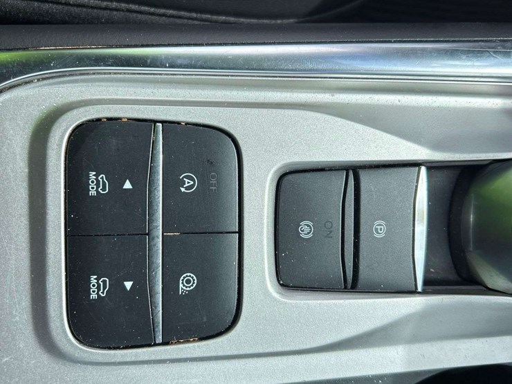 2021-ford-explorer-image-23