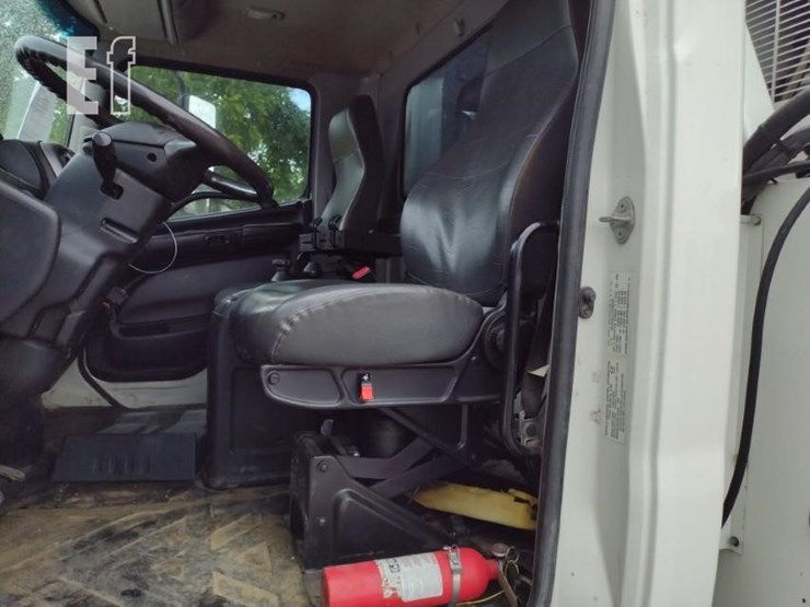 2015-hino-338-image-14