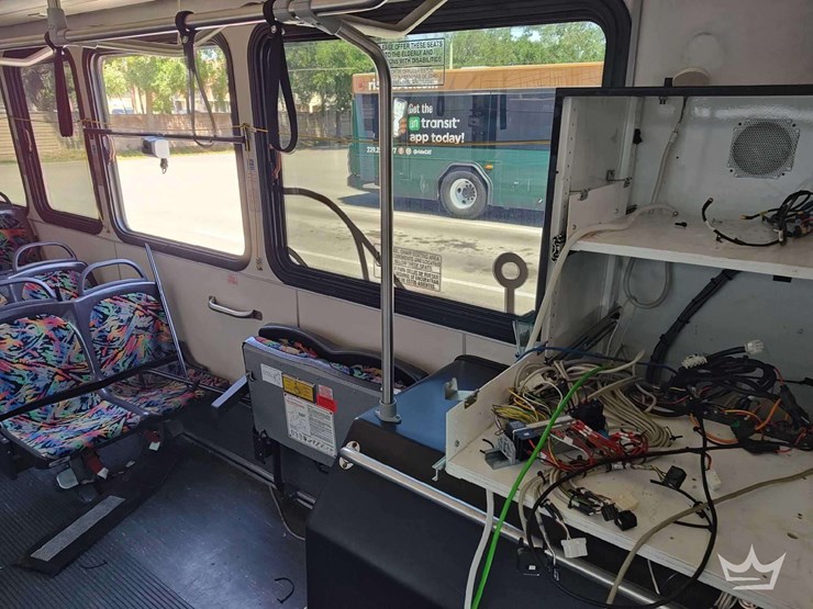 2012-gillig-low-floor-image-23