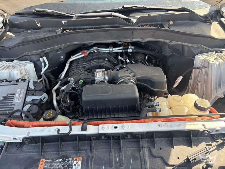 2020-ford-explorer-image-10