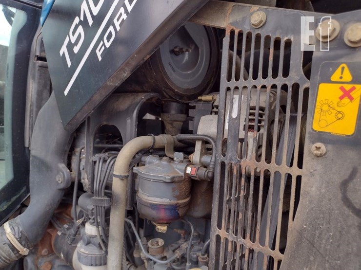 new-holland-ts100-image-30