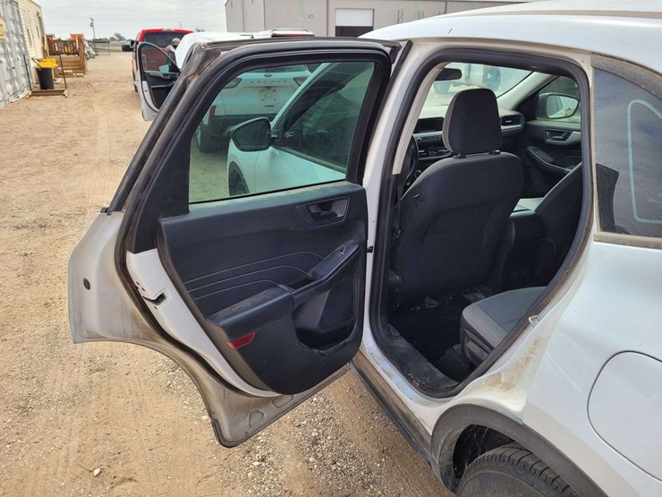 2021-ford-escape-image-8