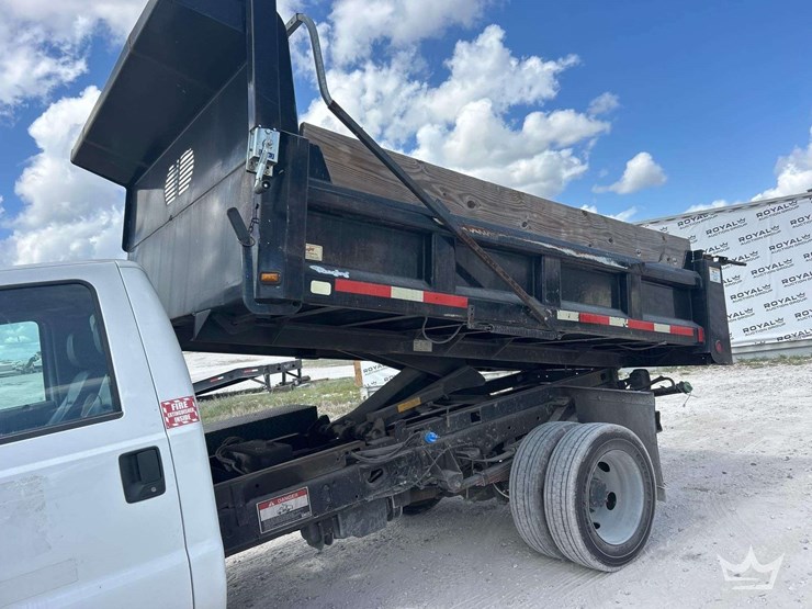 2016-ford-f550-image-21
