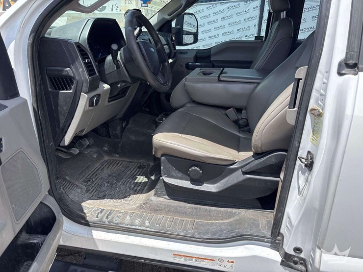 2019-ford-f450-image-11