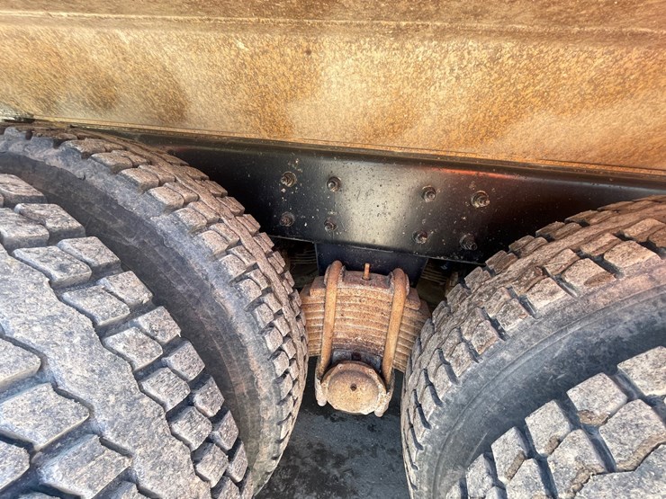 #4014-•-2013-quad-axle-mack-dump-truck-(has-wi-title)-image-86