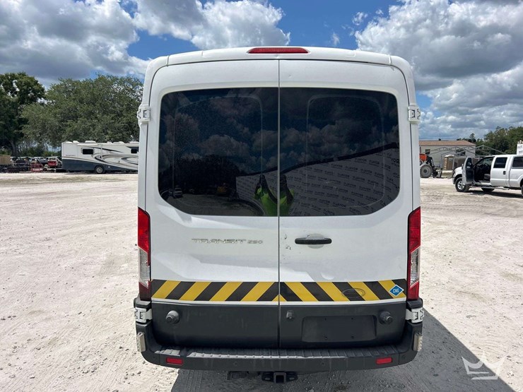 2017-ford-transit-image-22