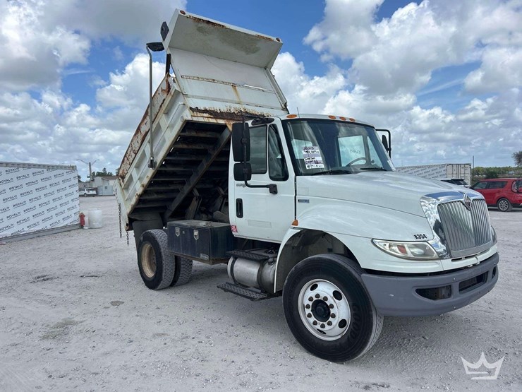 2013-international-durastar-4300-image-2