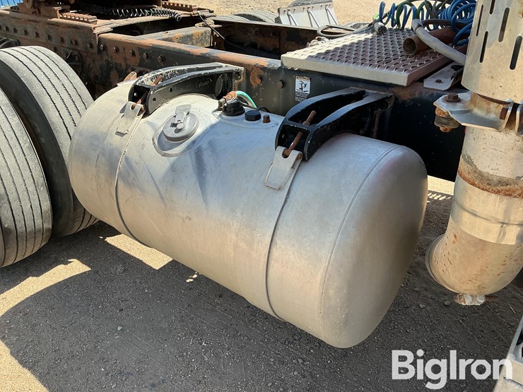 1996-peterbilt-379-image-18