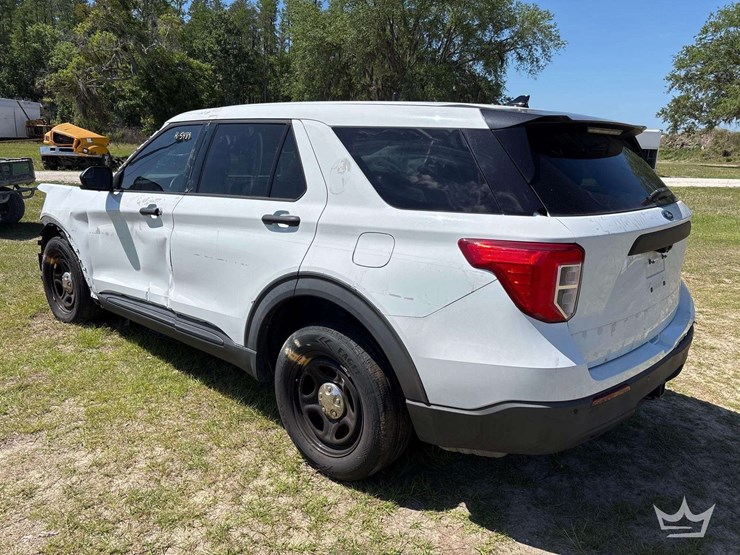 2020-ford-explorer-image-4