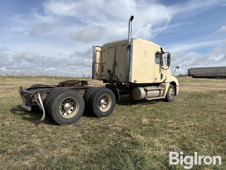 2007-freightliner-columbia-120-image-5