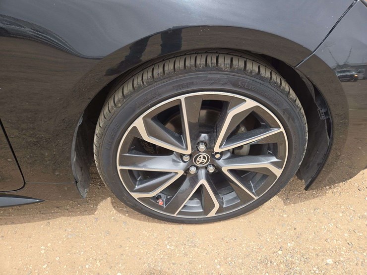 2021-toyota-corolla-se-sedan-4d-image-9