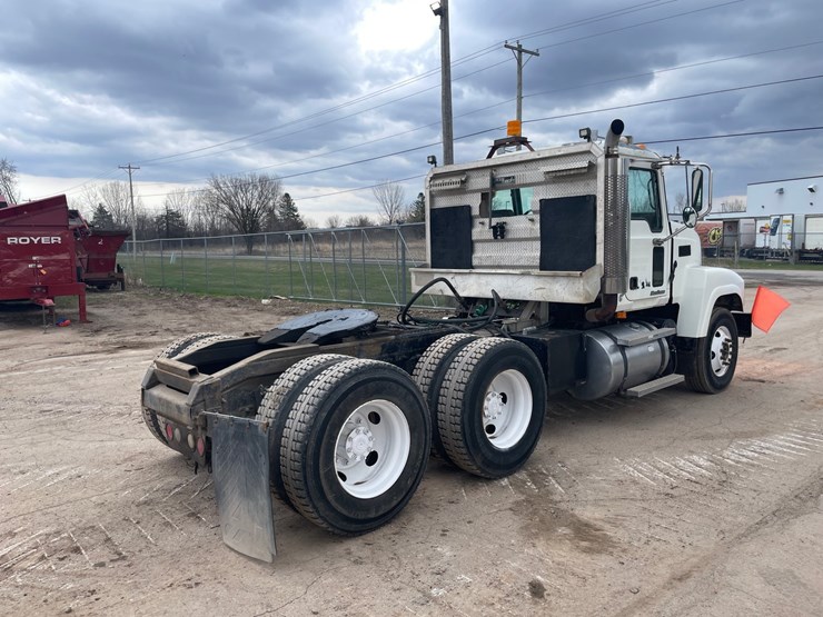 #4030-•-2005-mack-tractor-unit-18-image-5