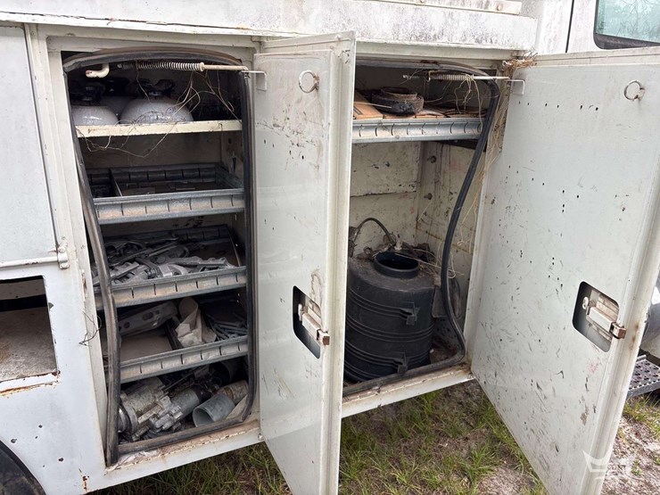 2006-international-durastar-4300-image-33