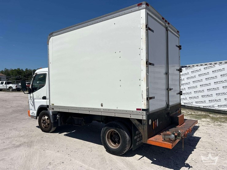 2007-mitsubishi-fuso-fe84d-image-4