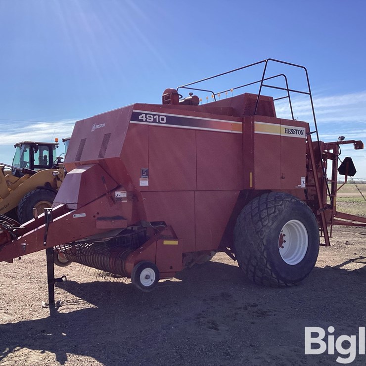 2002 HESSTON 4910