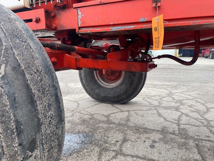 #4064-•-case-1370-tractor-image-54