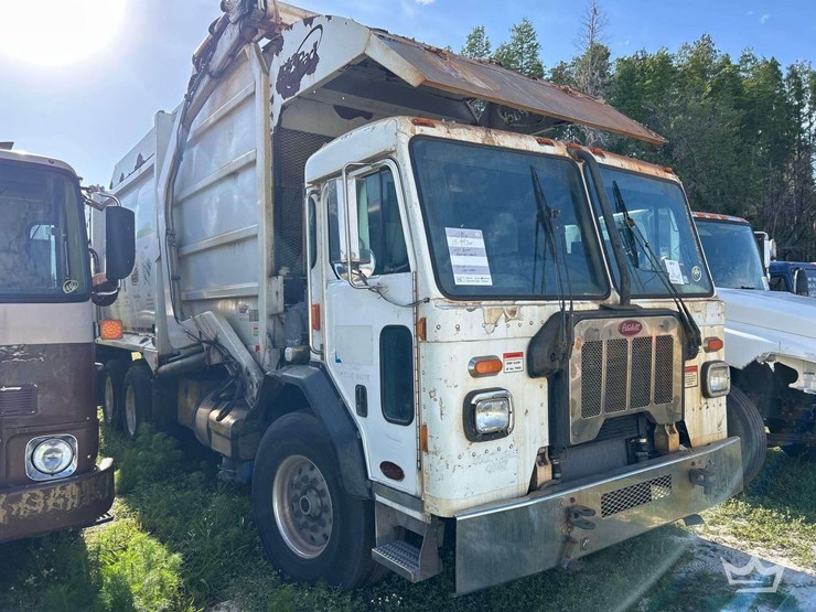 2019-peterbilt-520-image-2