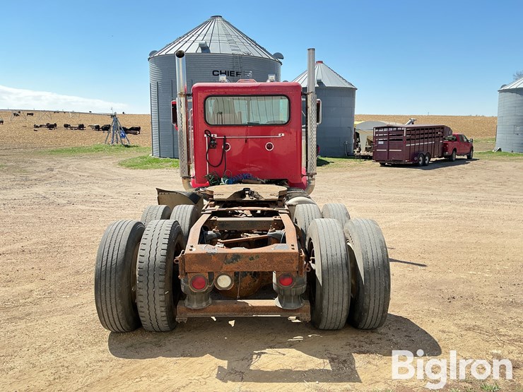 1996-peterbilt-379-image-6