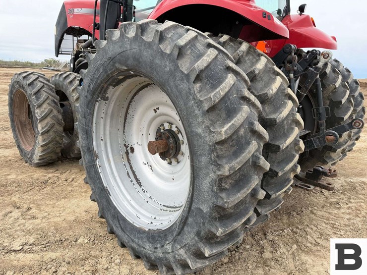2018-case-ih-magnum-310-image-34