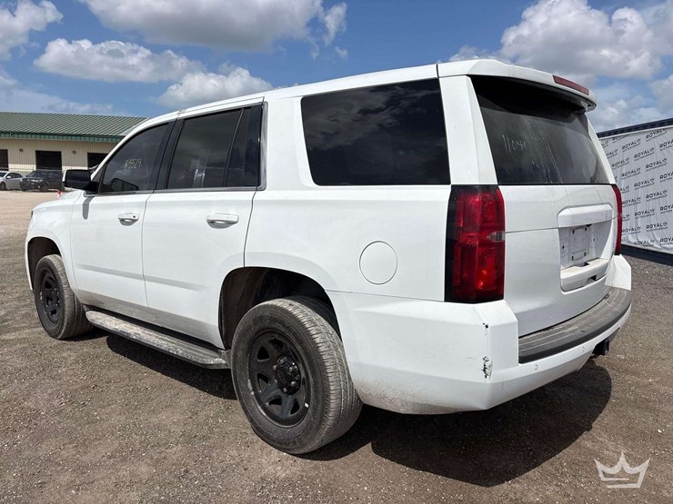2019-chevrolet-tahoe-image-3