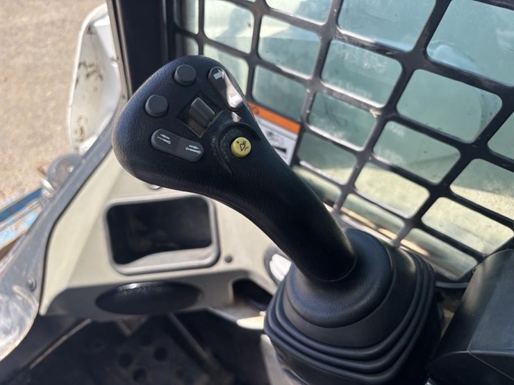 2016-bobcat-t650-image-23