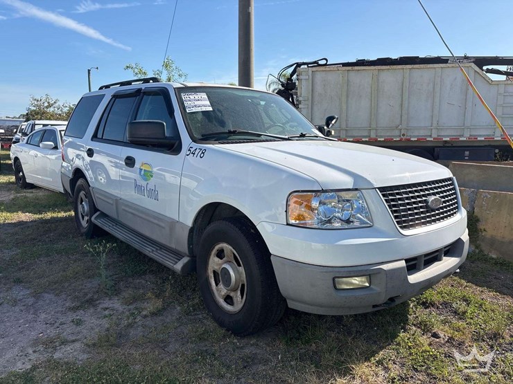 2005-ford-expedition-image-2