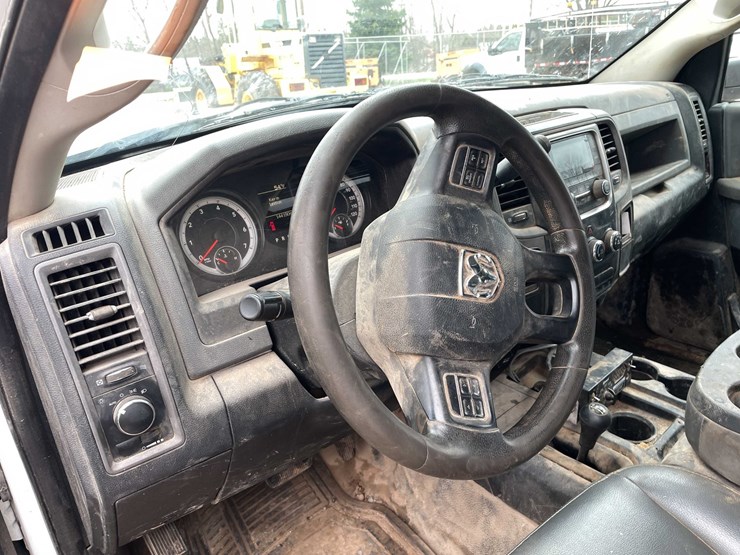 2015-dodge-ram-3500-image-98