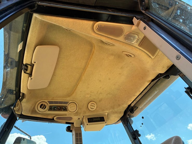 2017-john-deere-6120e-image-14