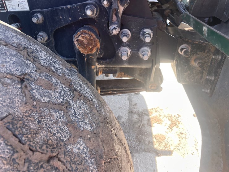 2013-mack-granite-104fr-image-122