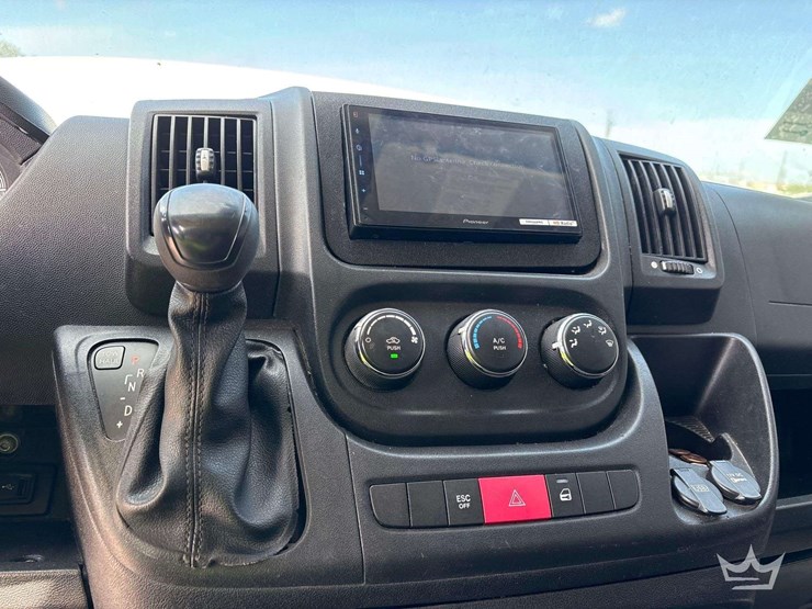 2014-ram-promaster-1500-image-19