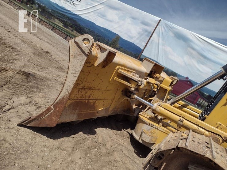 2014-caterpillar-d6t-xw-image-23