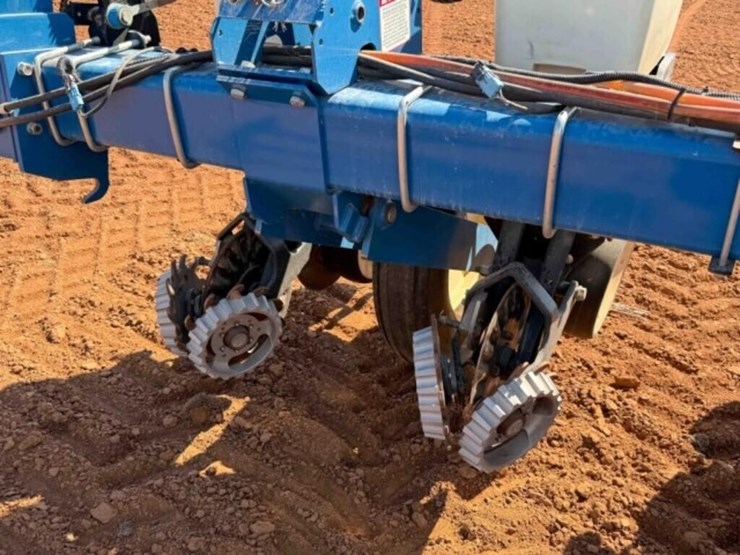 kinze-3200-image-6